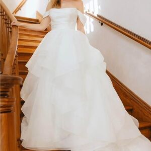 New Ivory wedding dress from Vow’d